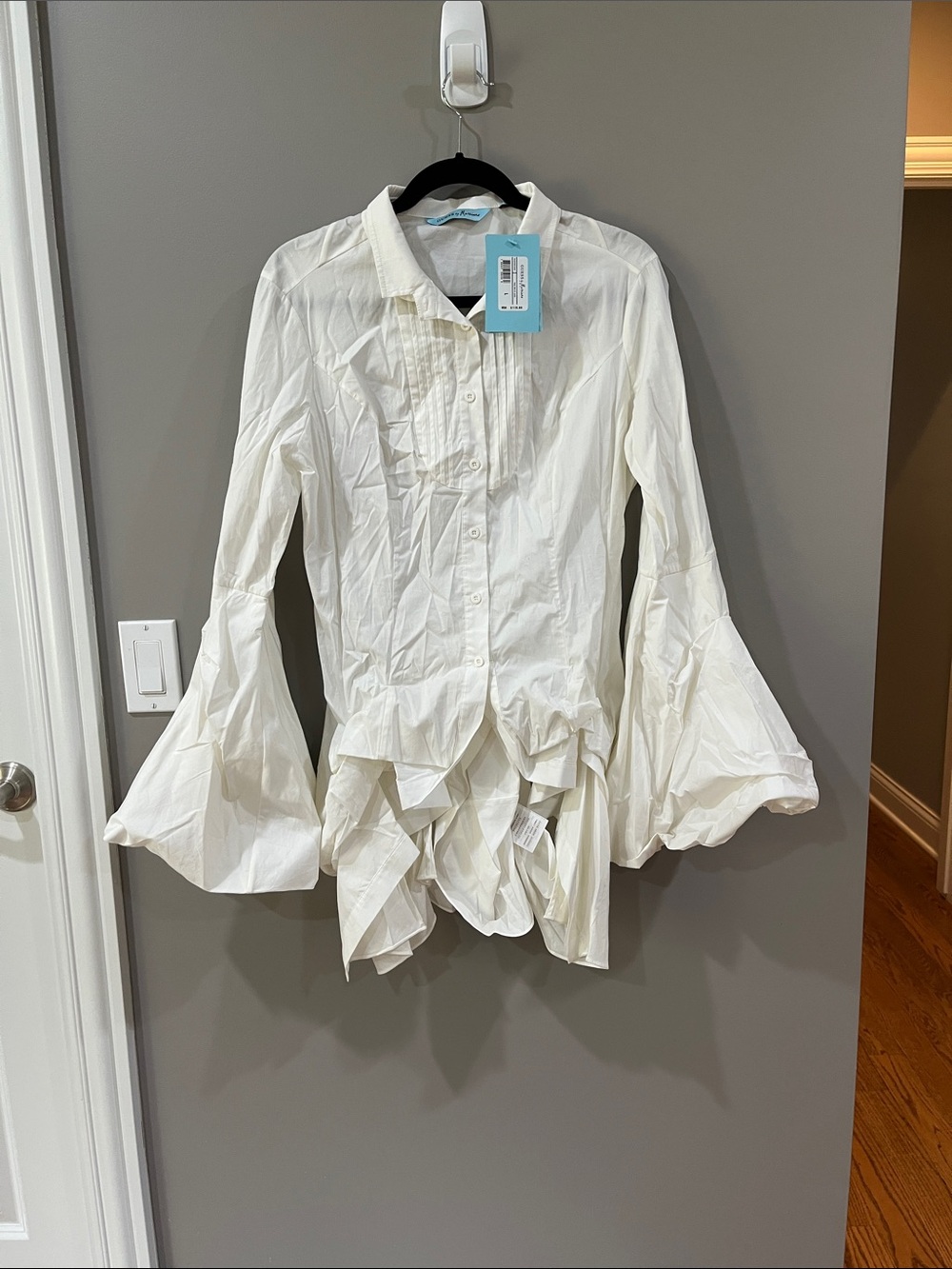 Guess by Marciano White Ruffled Button-Up Blouse